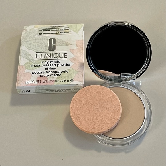 Clinique Other - 🎉 HOST PICK 🎉 Clinique - Stay Matte Sheer Pressed Powder